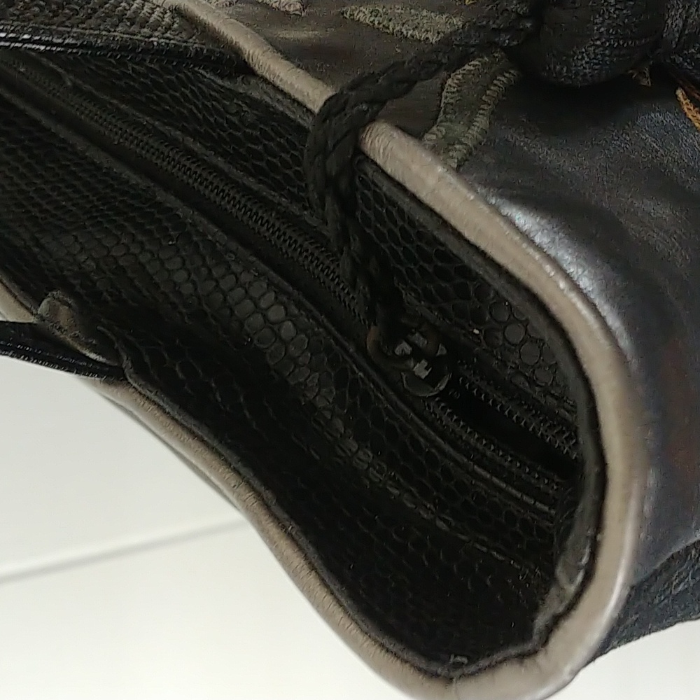 Sharif Black Hand Bag - Picture 7 of 16